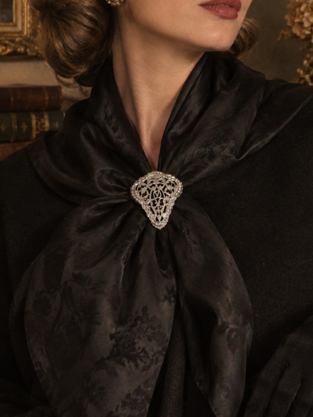 Vintage Filigree Scarf Clip | Circa 1940s–1950sBeautiful mid-century vintage s